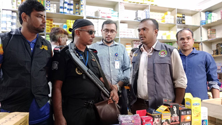 আশুলিয়ায় নকল ওষুধের কারখানায় র‍্যাবের অভিযান