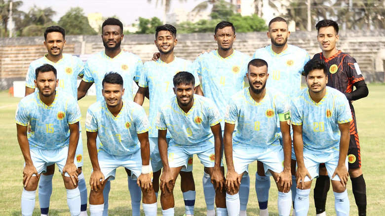 মোহামেডানের পর আবাহনীর ঘাড়ে ফিফার খড়গ!