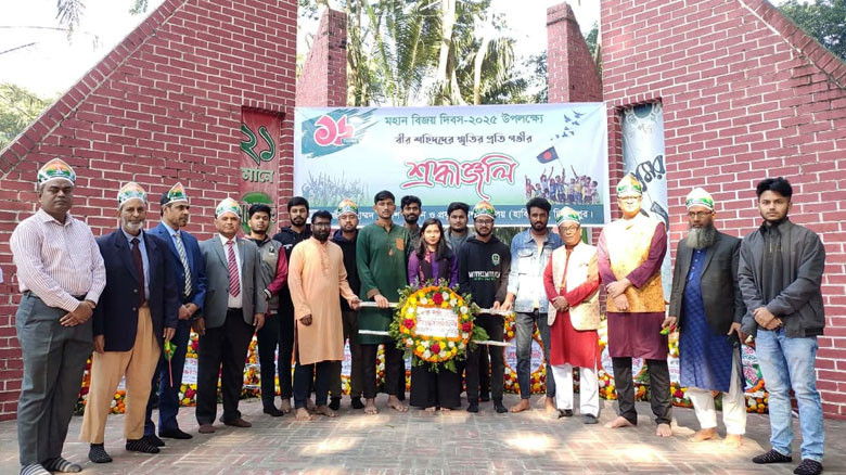 মহান বিজয় দিবসে হাবিপ্রবি সাংবাদিক সমিতির শ্রদ্ধাঞ্জলি...