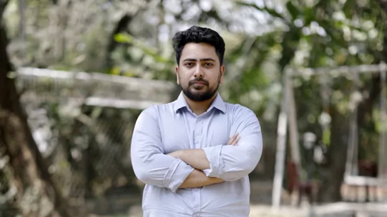 অভিশংসন করে রাষ্ট্রপতিকে গ্রেপ্তারের দাবি নাহিদের